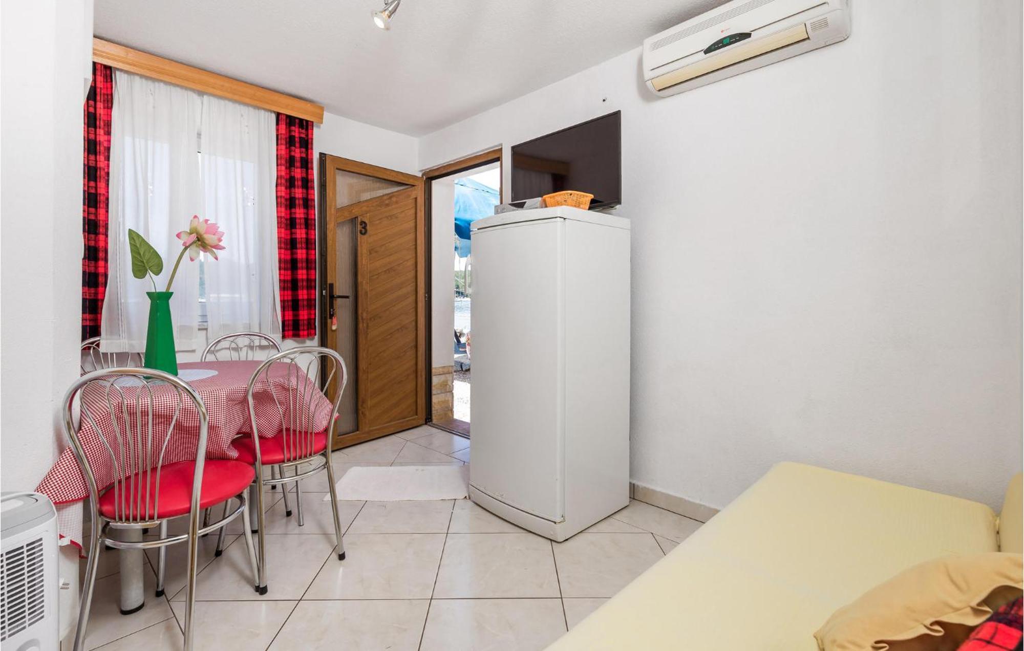 Beach Front Apartment In Punta Kriza With Kitchen Экстерьер фото
