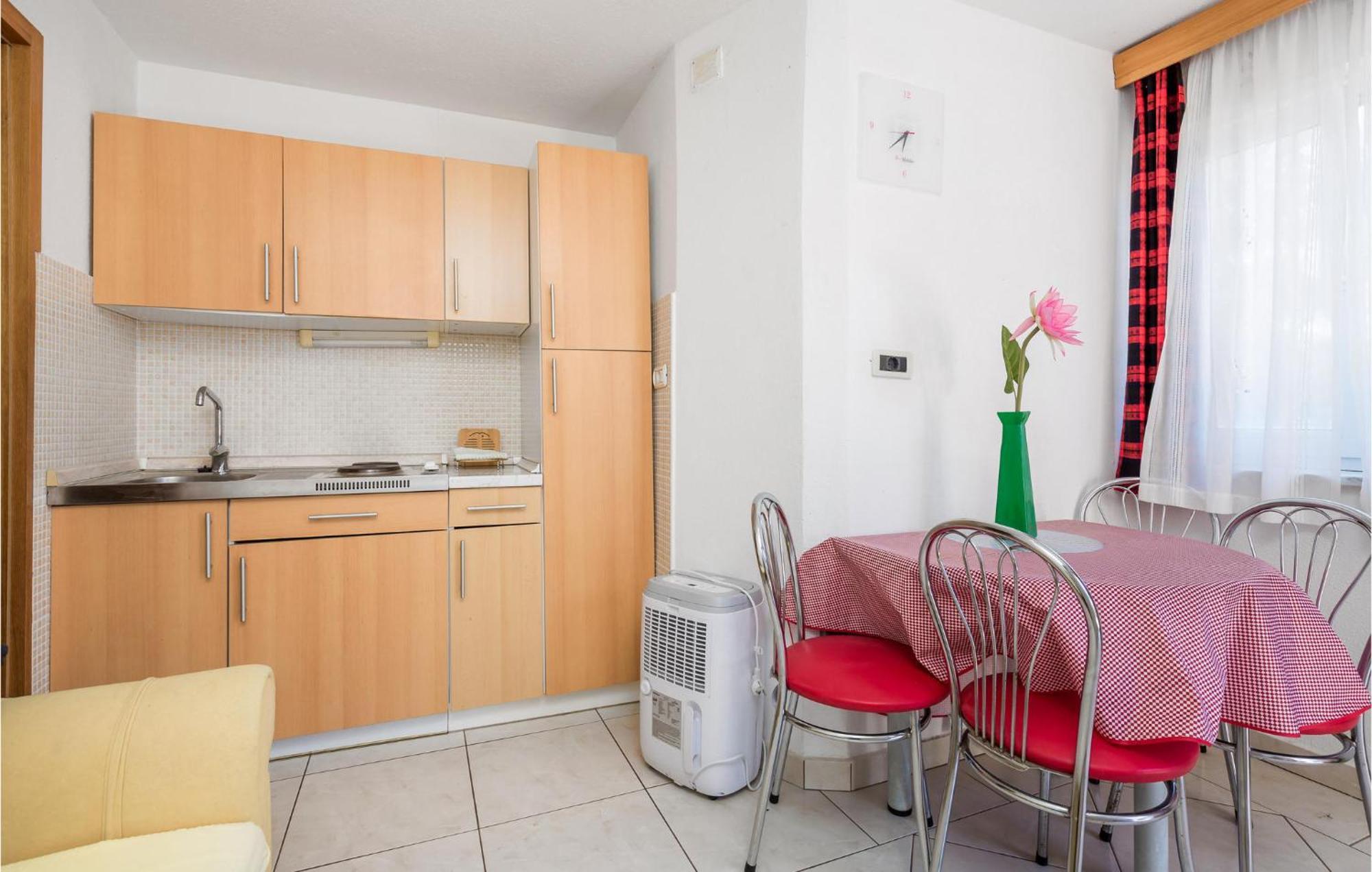 Beach Front Apartment In Punta Kriza With Kitchen Экстерьер фото