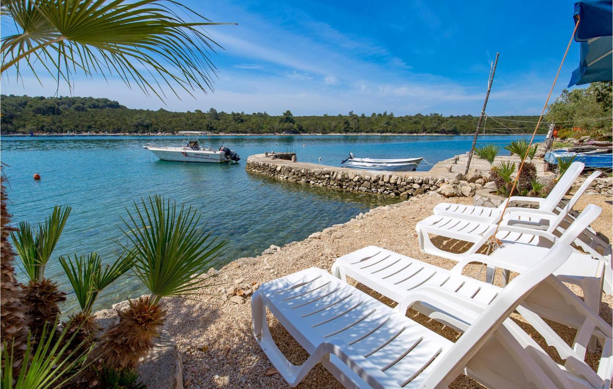 Beach Front Apartment In Punta Kriza With Kitchen Экстерьер фото